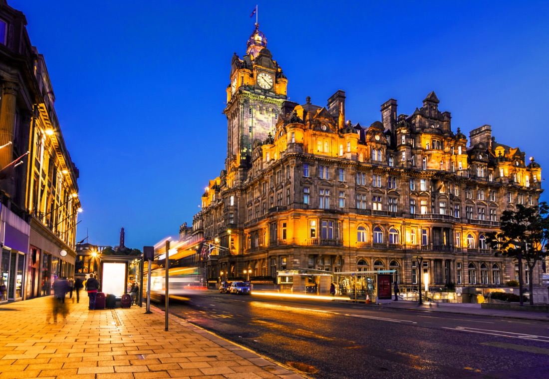 Phố cổ Edinburgh: Vẻ đẹp cổ kính trở thành huyền thoại
