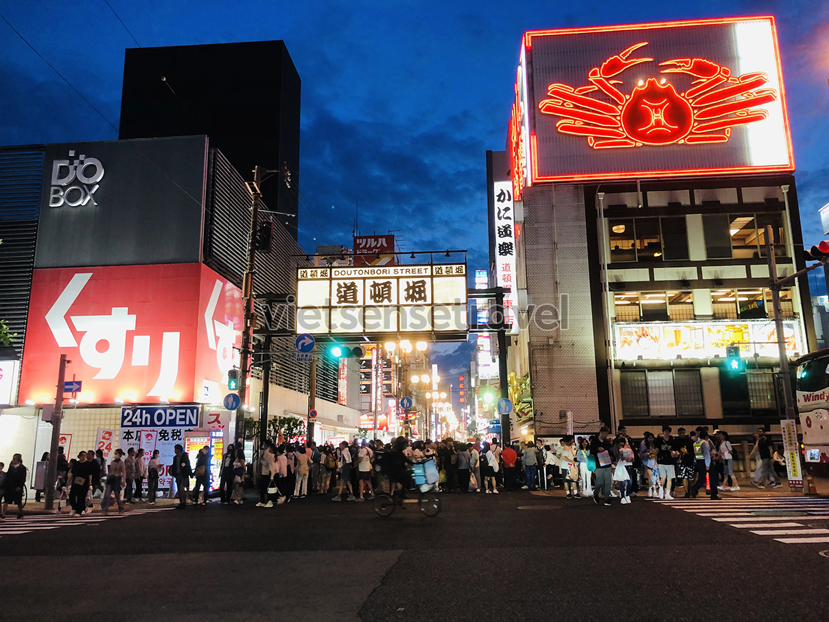 Phố đêm Dotonbori: trải nghiệm ẩm thực vỉa hè Osaka