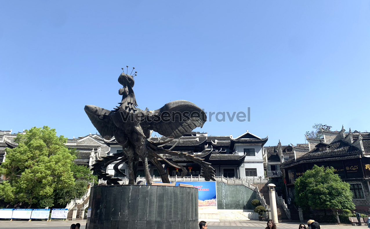 Phượng Hoàng Cổ Trấn: Những thông tin du khách cần biết