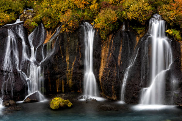 Thác Hraunfossar - Điểm đến thiên nhiên đẹp nhất Iceland