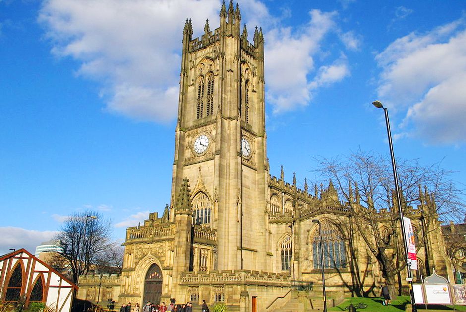 Thánh đường Manchester - Địa điểm du lịch không thể bỏ tại Anh