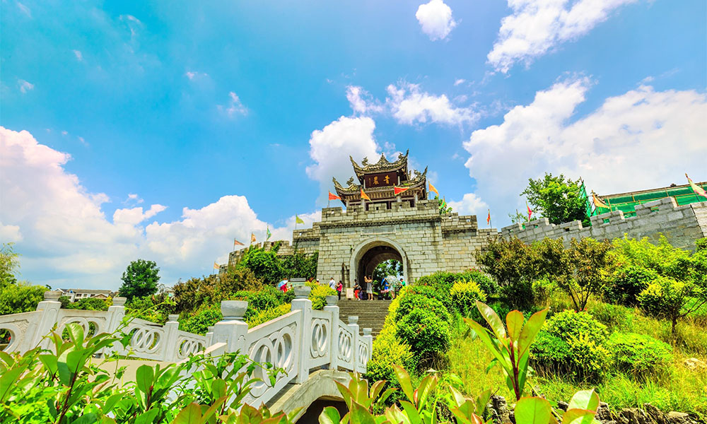THANH NHAM CỔ TRẤN