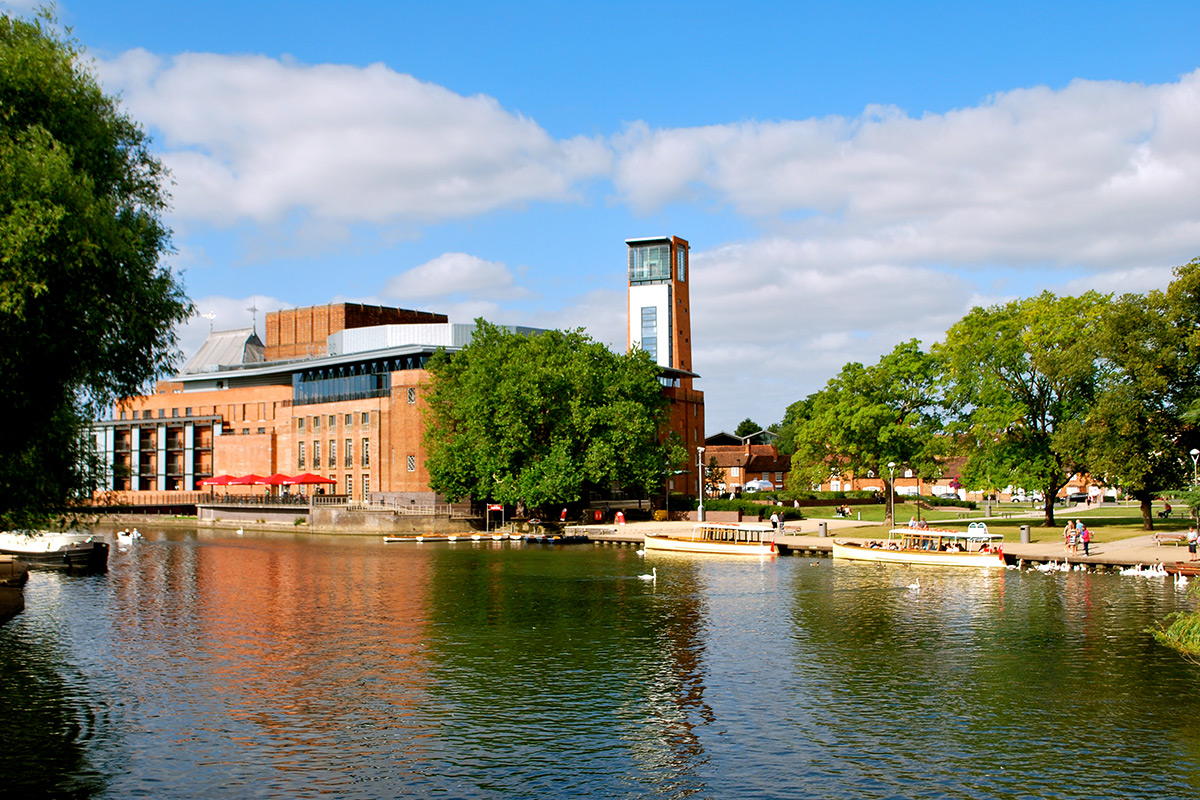 Thành phố Stratford yên bình với vẻ đẹp thơ mộng