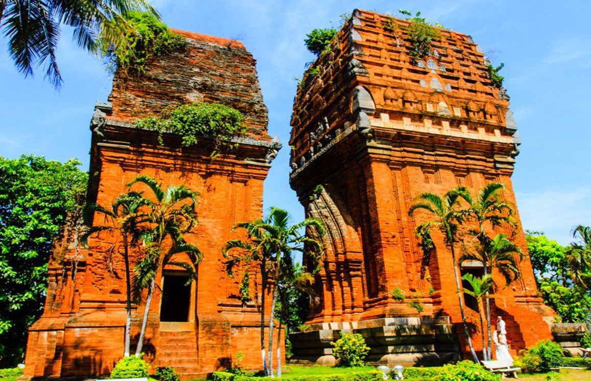 Tháp Đôi - Khám phá di sản Chăm Pa ở Bình Định