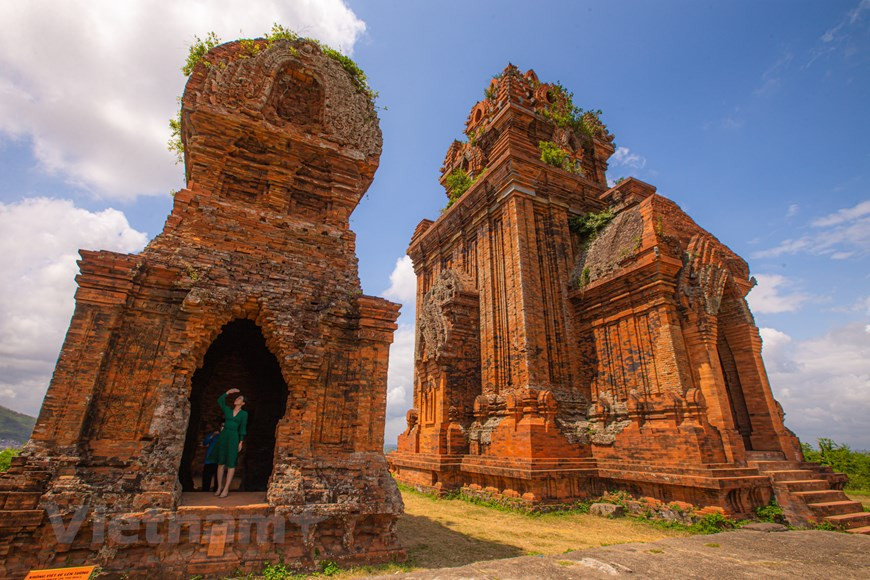 Tháp Đôi