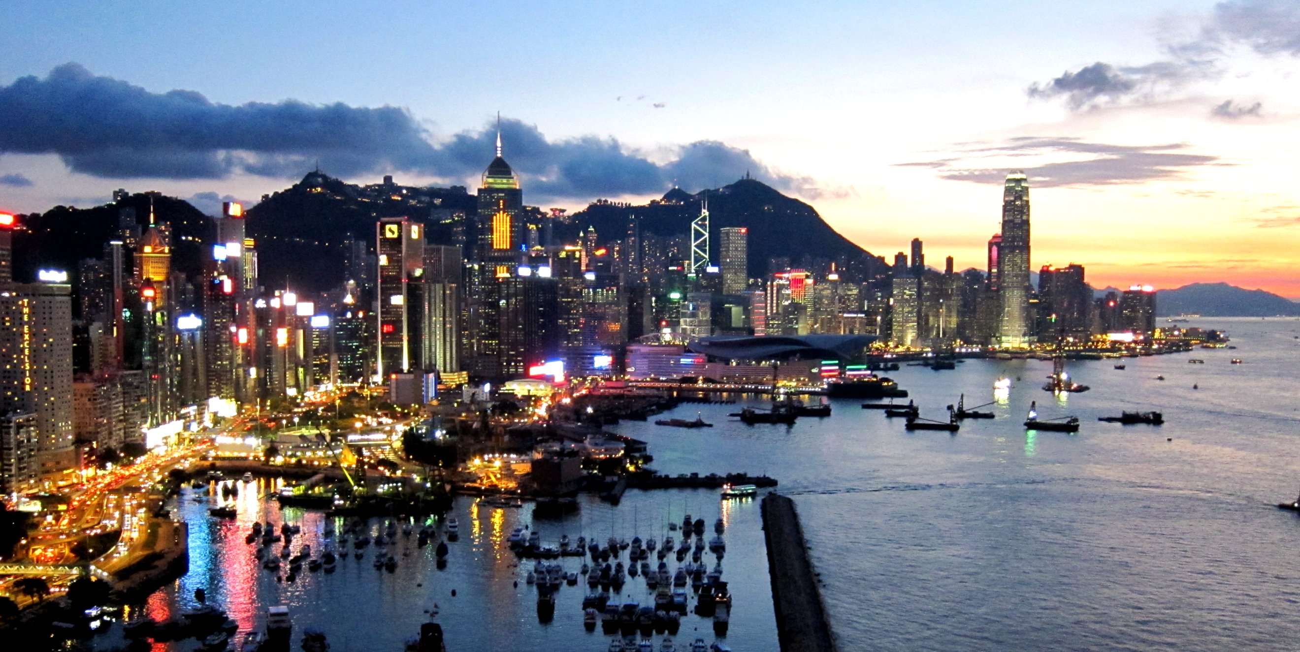 Thời tiết Hong Kong các tháng trong năm, và sự hấp đãn của các tháng đó