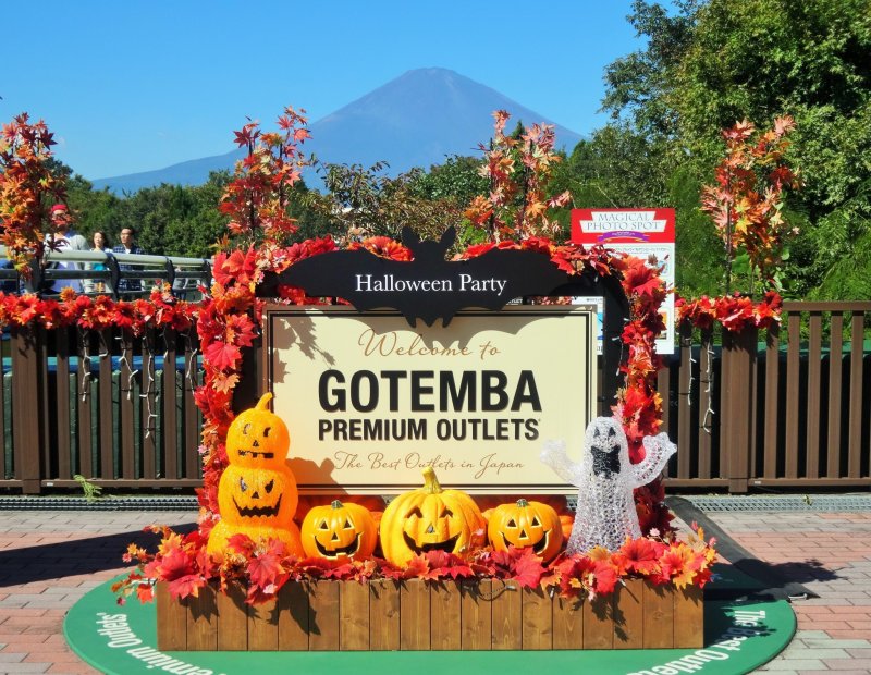 Trung tâm thương mại Gotemba Outlet đến là cháy túi