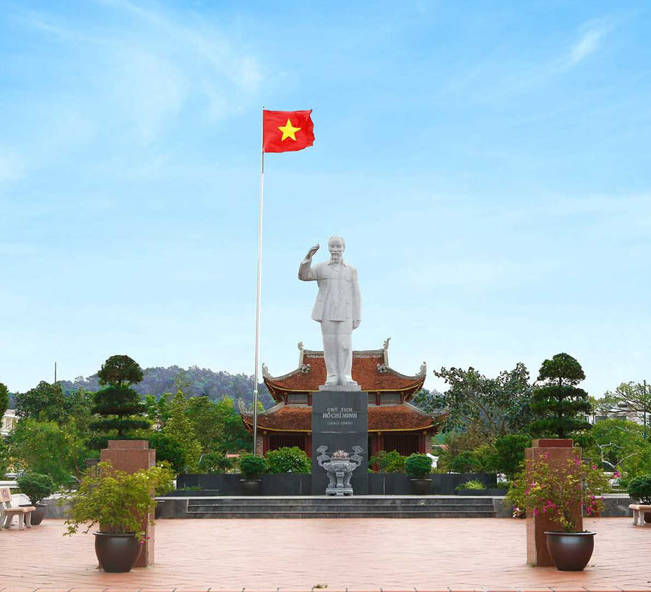 Tượng đài Bác Hồ trên đảo Cô Tô – Nơi duy nhất Bác đồng ý đặt tượng