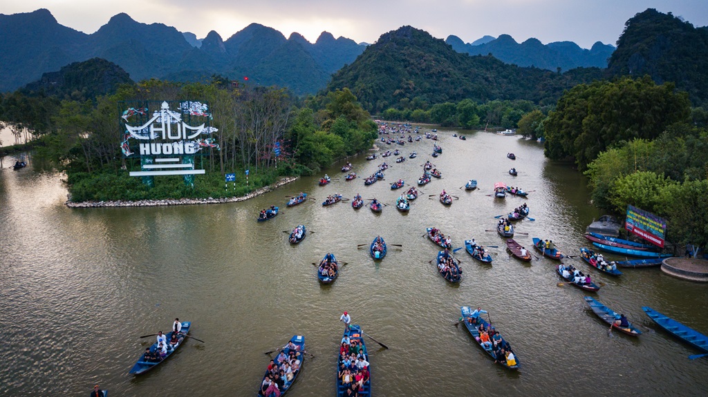 Vị Trí Địa Lí Và Điều Kiện Tự Nhiên Chùa Hương