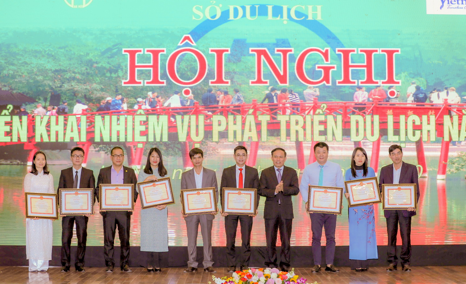 Vietsense Travel Vinh Dự Đón Nhận Bằng Khen Của Bộ Trưởng Bộ Văn Hóa Thể Thao và Du Lịch