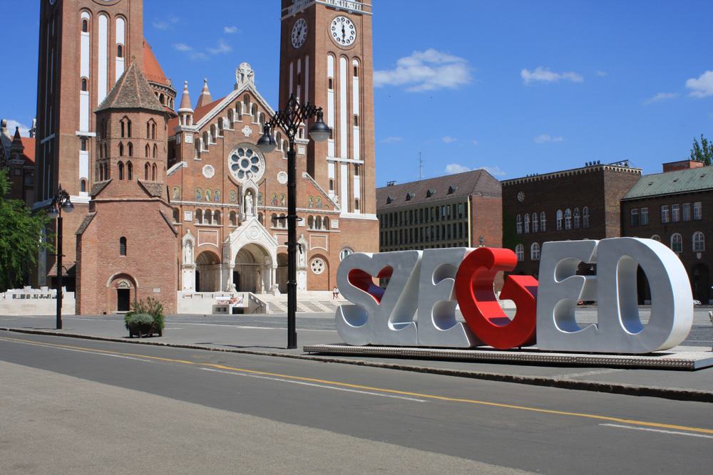 Vườn thú Szeged- nơi khám phá bí ẩn thế giới hoang dã