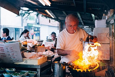 Du Lịch Nhật Bản Ghé Thăm Osaka Thưởng Thức Món Ăn Ngon Ở Quán Ăn Không Ghế Du Lịch Nhật Bản Ghé Thăm Osaka Thưởng Thức Món Ăn Ngon Ở Quán Ăn Không Ghế