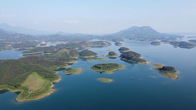Tham quan Hồ Thác Bà, “Hạ Long trên núi” của miền Tây Bắc Tham quan Hồ Thác Bà, “Hạ Long trên núi” của miền Tây Bắc