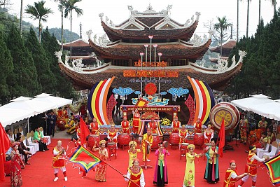 Truyền Thống Lễ Hội Chùa Hương Truyền Thống Lễ Hội Chùa Hương