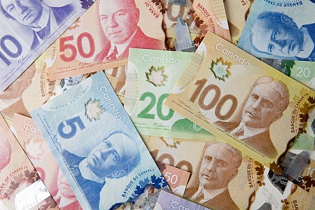 Cách đổi tiền Canada an toàn, thuận tiện