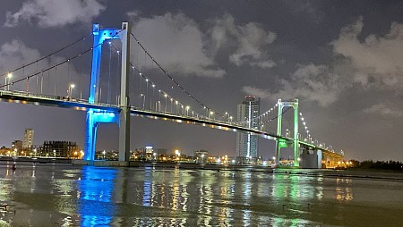 Cầu Thuận Phước trở thành điểm check in cực hot
