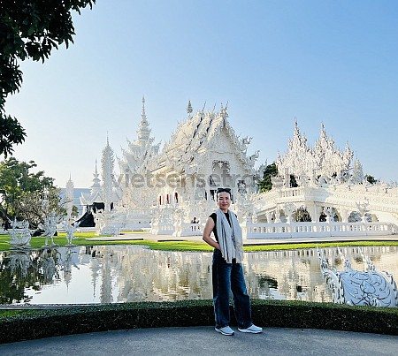 Toàn cảnh Chùa Trắng Wat Rong Khun ở Chiang Rai
