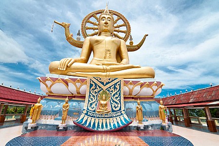 Chùa Wat Phra Khao Yai sở hữu tượng Phật lớn nhất Pattaya