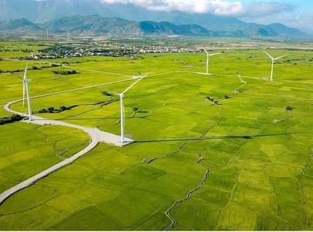 Đầm Nại Ninh Thuận – Toàn cảnh cánh đồng điện gió đẹp nên thơ