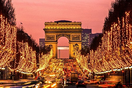 Giáng Sinh Pháp: Địa điểm và nét độc đáo hấp dẫn