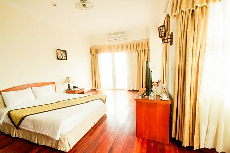 Holiday View Cát Bà