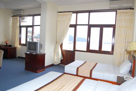 Khách sạn Bạch Đằng Hạ Long