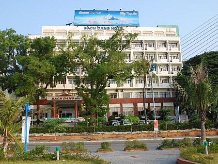 Khách sạn Bạch Đằng Hạ Long