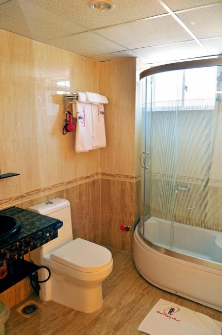 Khách sạn Bình Phương