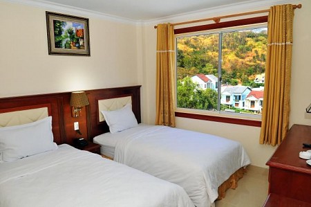 Khách sạn Bình Phương