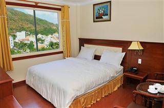 Khách sạn Bình Phương