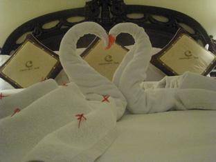 Khách sạn Century Riverside