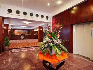 Khách sạn Century Riverside