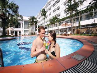 Khách sạn Century Riverside