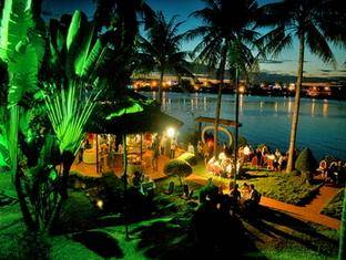 Khách sạn Century Riverside