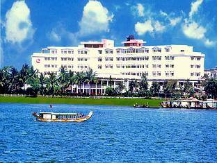 Khách sạn Century Riverside