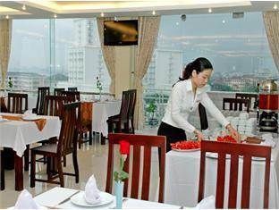 Khách sạn Crown Huế