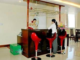 Khách sạn Crown Huế