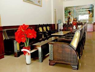 Khách sạn Crown Huế