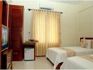 Khách sạn Crown Huế