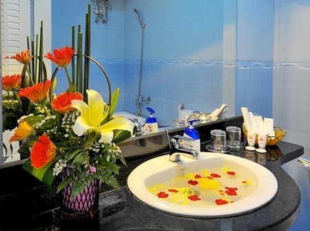 Khách sạn Ideal Huế