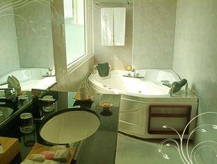 Khách sạn Mondial Huế