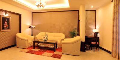 Khách sạn Petro House