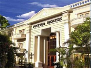 Khách sạn Petro House