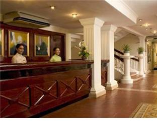 Khách sạn Petro House