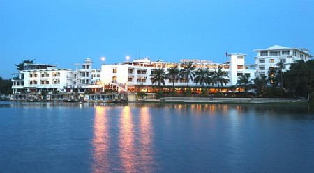 Khách sạn Resort & Spa Hương Giang