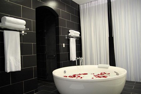 Khách sạn TajmaSago Castle