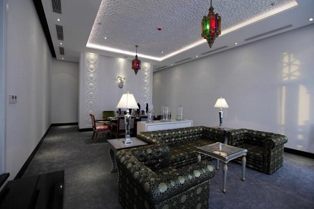 Khách sạn TajmaSago Castle