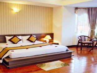 Khách sạn The Light