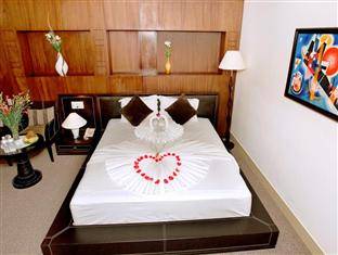 Khách sạn The Summer