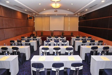 Khách sạn Windsor Plaza